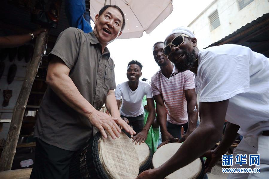 (國際·圖文互動(dòng))(7)通訊:收藏“非洲之美”的中國人——訪幾內(nèi)亞灣非洲國際藝術(shù)博物館館長謝燕申