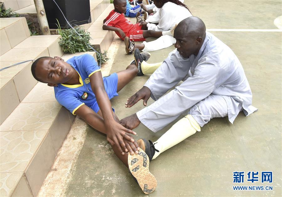 （國(guó)際&middot;圖文互動(dòng)）（8）通訊：&ldquo;我也曾混跡街頭，終于靠習(xí)武自立&rdquo;&mdash;&mdash;喀麥隆人姆巴的武術(shù)情緣