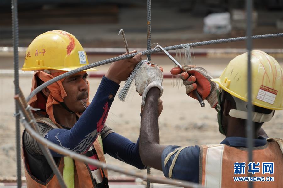 （國(guó)際&middot;圖文互動(dòng)）（4）通訊：春節(jié)，&ldquo;是工期而不是假期&rdquo;&mdash;&mdash;記科倫坡港口城的中國(guó)建設(shè)者