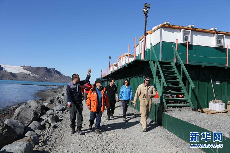 （&ldquo;雪龍&rdquo;探南極&middot;圖文互動）（3）中國南極考察隊拜訪巴西費(fèi)拉茲站