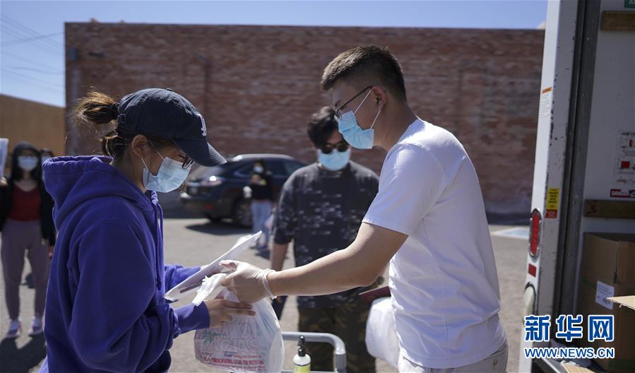 （國(guó)際疫情&middot;圖文互動(dòng)）（5）&ldquo;來(lái)自祖國(guó)濃濃的愛&rdquo;&mdash;&mdash;在美留學(xué)生領(lǐng)取&ldquo;健康包&rdquo;背后的故事