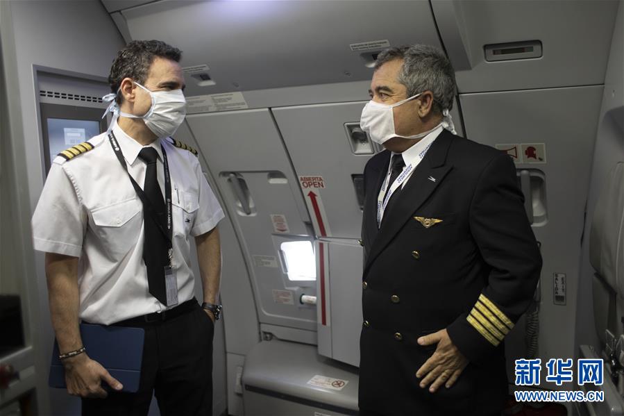 (圖文互動(dòng)·國(guó)際疫情)(2)通訊:3.8萬公里的航程 跨越大洋的情誼——記阿根廷從中國(guó)運(yùn)載防疫物資