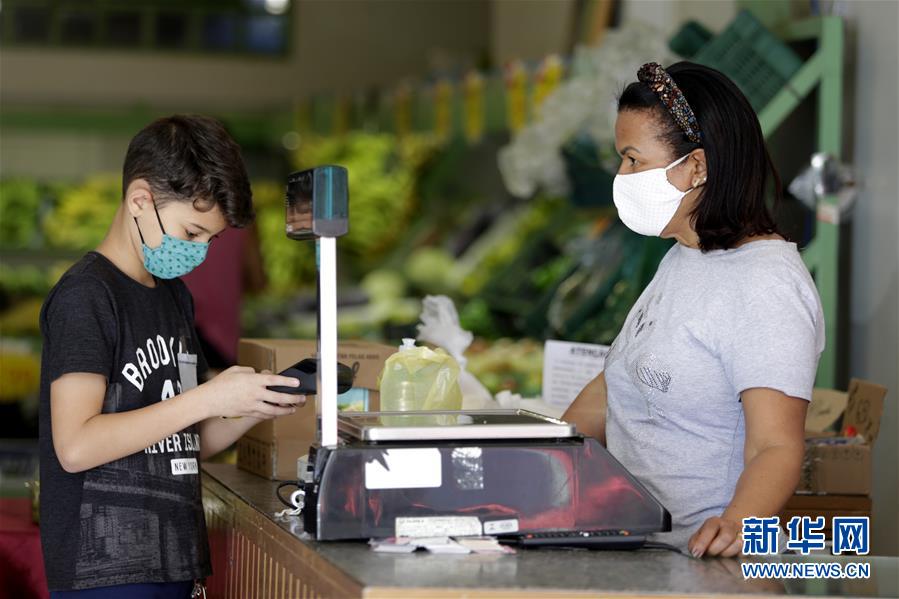 (新華全媒頭條·圖文互動(dòng))(12)寰球抗疫晝夜間