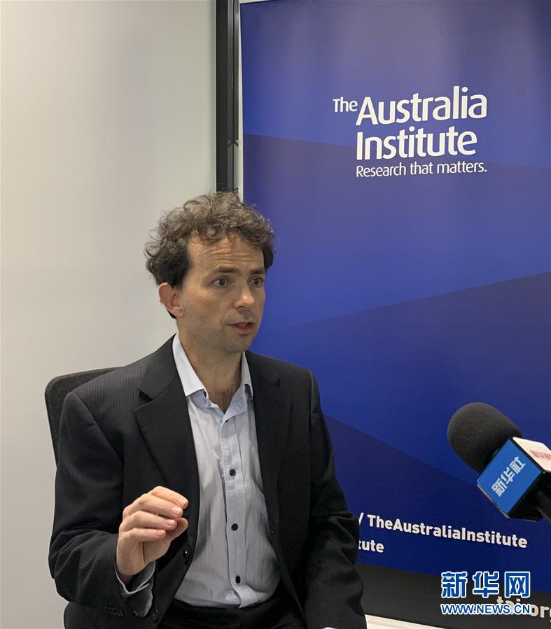 (國際疫情·圖文互動)專訪:污蔑中國不利于應對疫情 各國應合作提升“數(shù)字素養(yǎng)”——訪揭露新冠謠言的澳大利亞研究人員羅德·坎貝爾