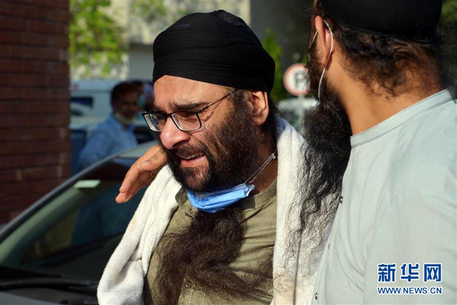 (國際)(1)巴基斯坦客運(yùn)列車和巴士相撞事故致19人死亡