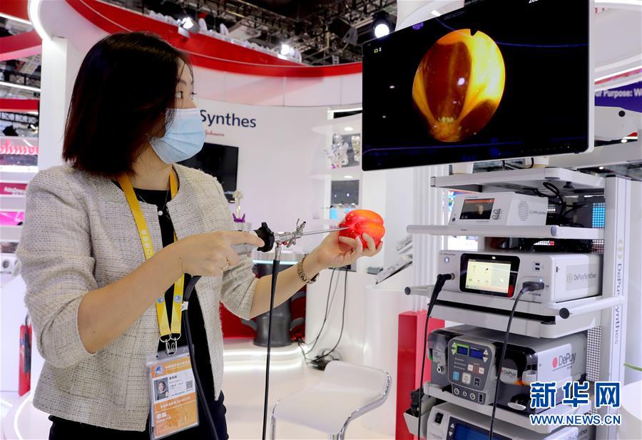（第三屆進(jìn)博會&middot;圖文互動）（5）新疫苗、新療法，進(jìn)博會最&ldquo;火爆&rdquo;展區(qū)見聞