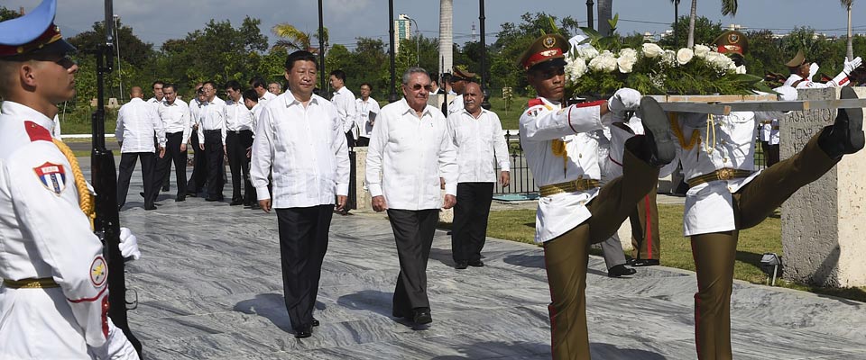 習(xí)近平向何塞&middot;馬蒂墓獻(xiàn)花圈