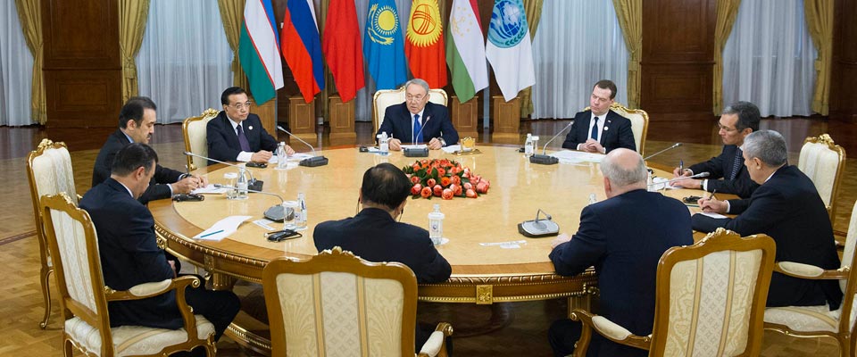 納扎爾巴耶夫集體會(huì)見(jiàn)上海合作組織成員國(guó)總理、秘書(shū)長(zhǎng)和地區(qū)反恐怖機(jī)構(gòu)執(zhí)委會(huì)主任