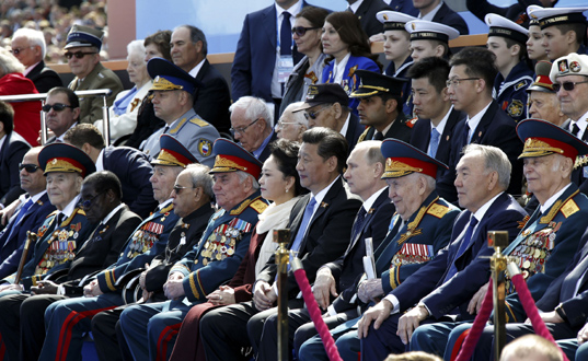 習(xí)近平出席俄羅斯紀(jì)念衛(wèi)國戰(zhàn)爭(zhēng)勝利70周年慶典