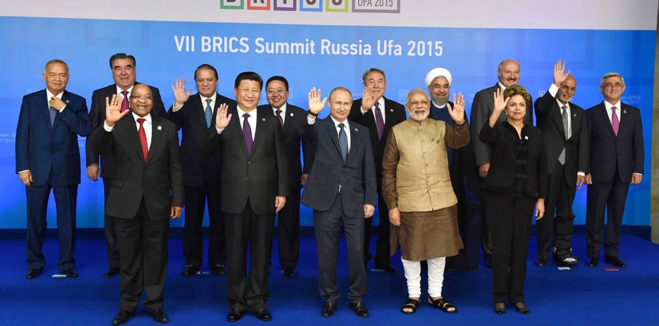 習(xí)近平出席金磚國(guó)家同歐亞經(jīng)濟(jì)聯(lián)盟、上海合作組織成員國(guó)、觀察員國(guó)及受邀國(guó)領(lǐng)導(dǎo)人對(duì)話會(huì)