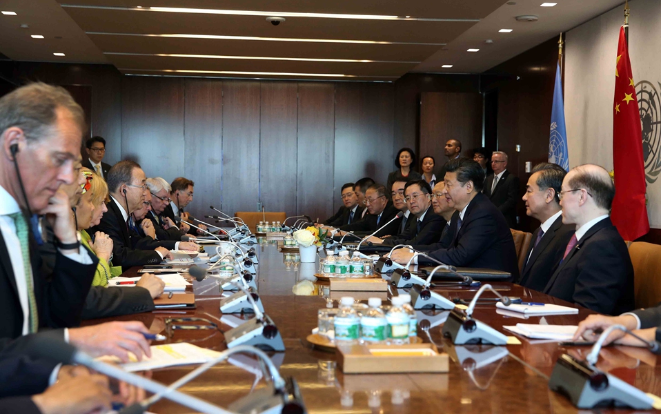 習(xí)近平會(huì)見(jiàn)聯(lián)合國(guó)秘書長(zhǎng)潘基文