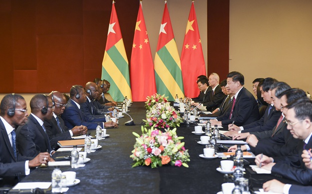 習(xí)近平會(huì)見(jiàn)多哥總統(tǒng)