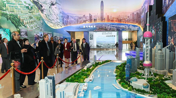 &ldquo;偉大的變革&mdash;&mdash;慶祝改革開放40周年大型展覽&rdquo;迎來(lái)外賓專場(chǎng)