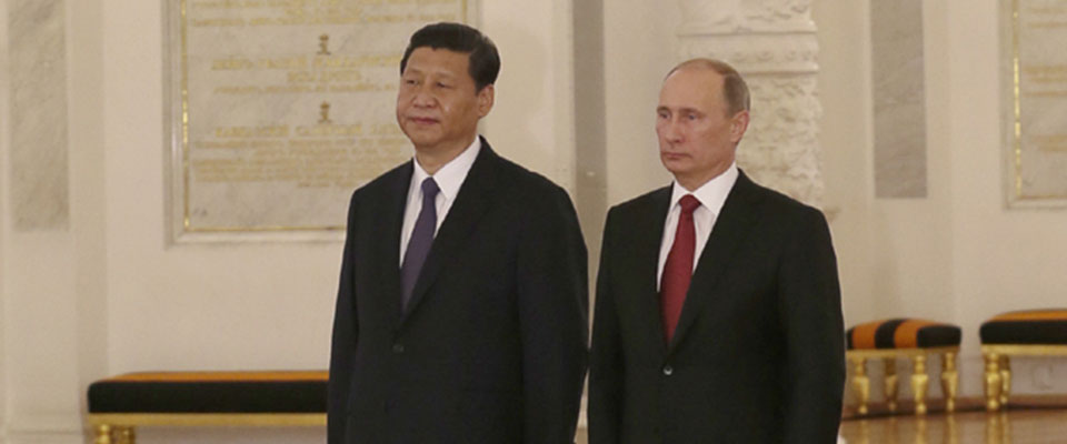 2013年3月，習(xí)近平出席普京舉行的歡迎儀式