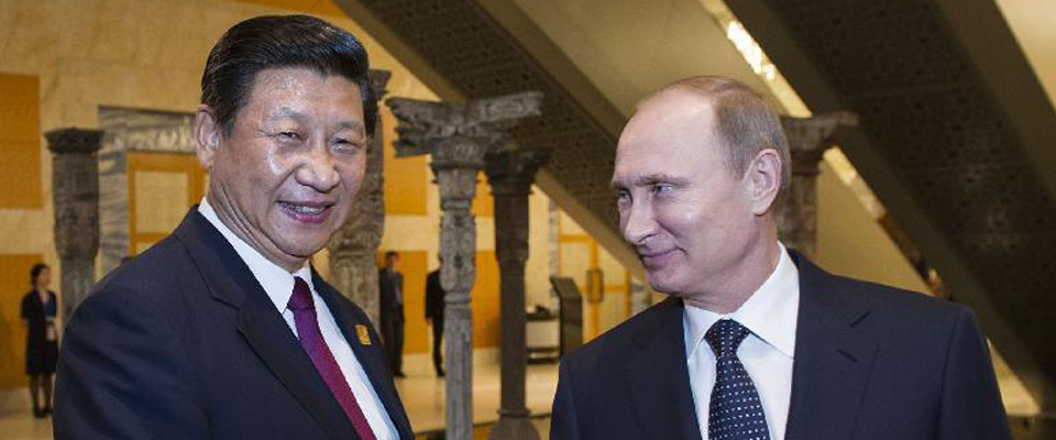 2013年10月，習(xí)近平在印尼巴厘島會(huì)見普京